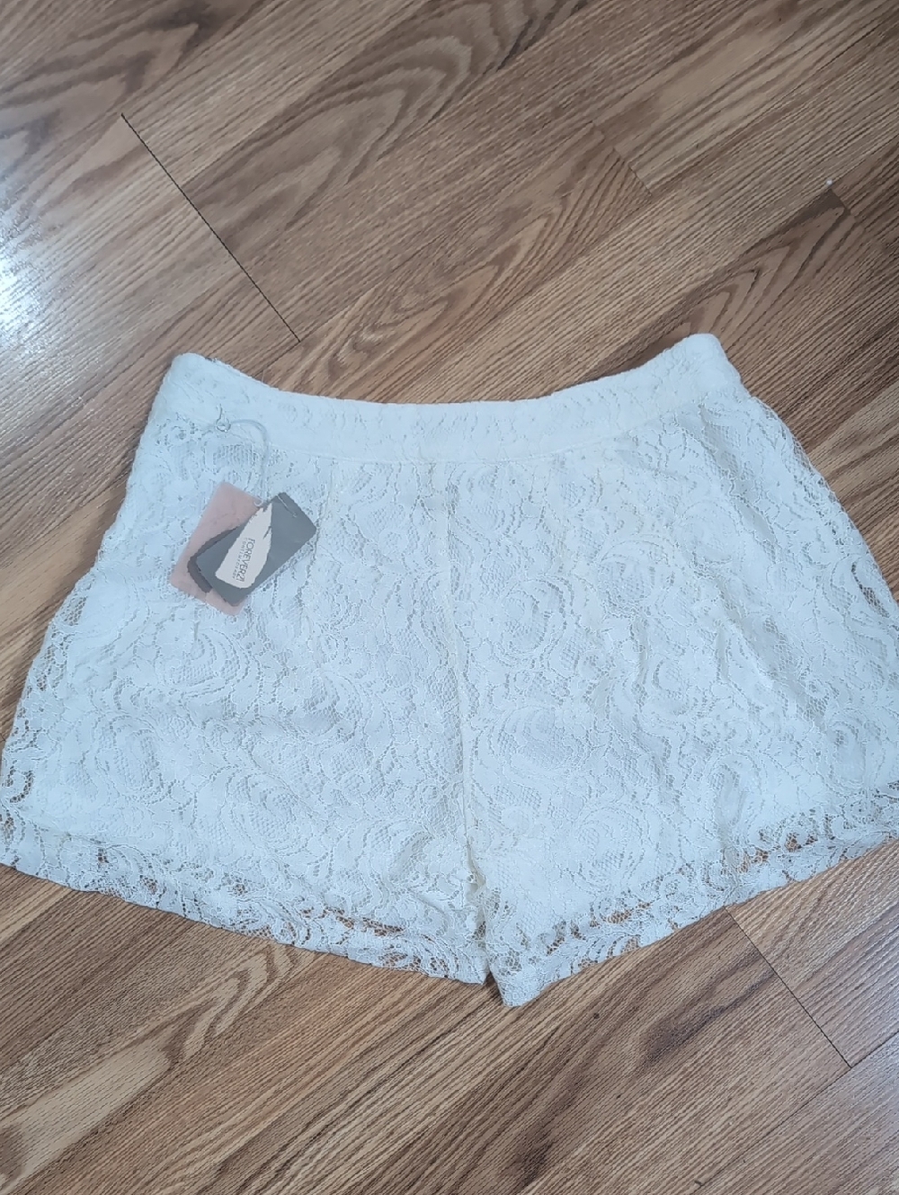 FOREVER 21 Ivory Lace Lined Dress Shorts Side Zipper S